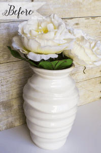 Add a little bit of color and life to an old vase using #decoart chalk paint. It's a great way to add a little bit of color to an otherwise bland space.