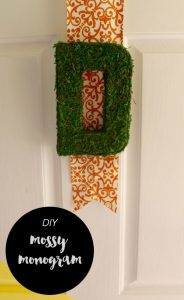 Decorate your front door and get it ready for the Fall with an easy moss monogram letter diy! Dress it up with ribbon or hang it by itself, no matter what it'll look great!