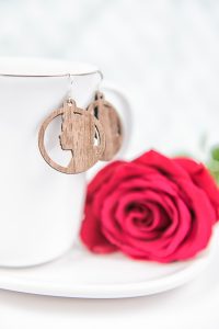 Beauty and the Beast Earrings | Disney Crafts | Disney DIY | Beauty and the Beast Crafts | Silhouette Cameo Crafts | Silhouette Cameo Wood Sheets | Faux Wood Crafts
