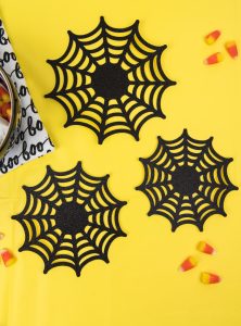 Paper Spider Webs -Get the SVG cut files for these paper spider webs! Make your own family-friendly decor instead this year, it only takes 15 minutes to put together with the Silhouette Cameo!