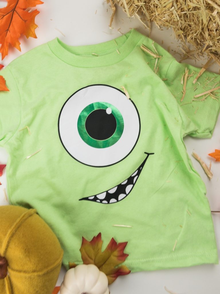 monsters-inc-family-costumes-with-vinyl - Simply Made Fun